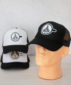 GORRA MALLA NEGRA TAPA NEGRA DISEÑO TAZA ART LATTE NEGRO